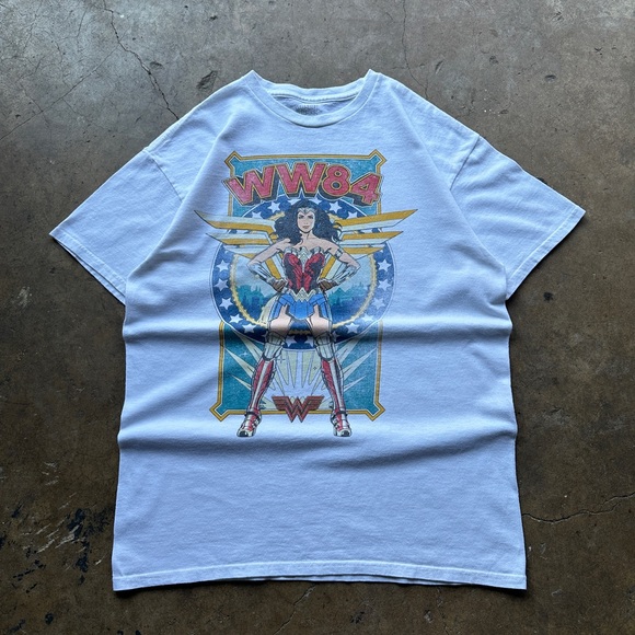 (M) Modern Gal Gadot Wonder Woman WW84 Movie Tee - Picture 1 of 3